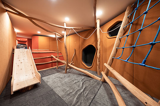 Sala giochi/arrampicata per bambini