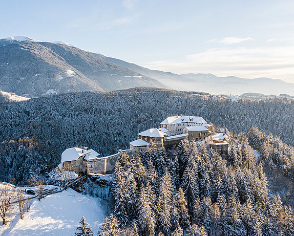 Il castello di Rodenegg sotto la neve